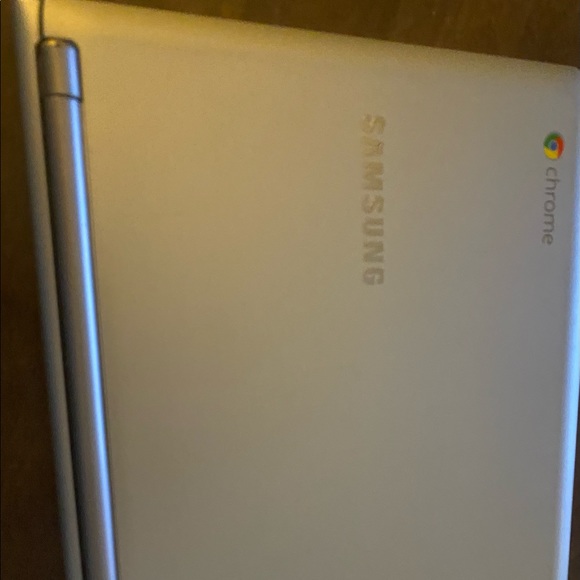 1st generation ( 2012) chrome book - Picture 3 of 11